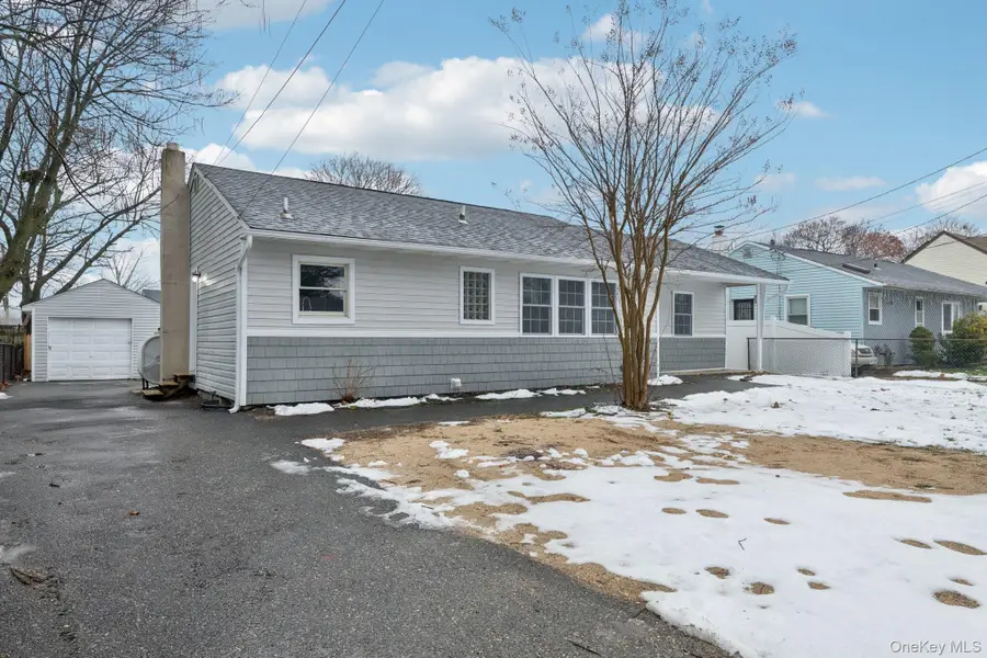 16 Belgrave Avenue, Bay Shore, NY 11706 - Image #2