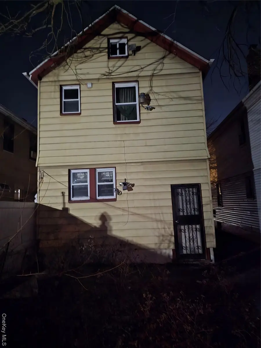 90 53 Francis Lewis Boulevard, Hollis, NY 11428 - Image #2