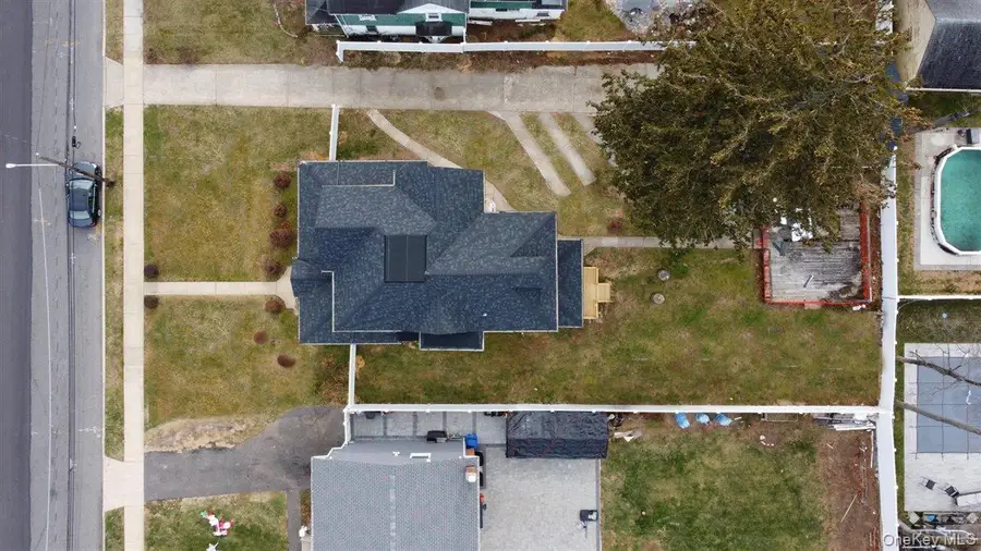 115 N Bergen Place, Freeport, NY 11520 - Image #2