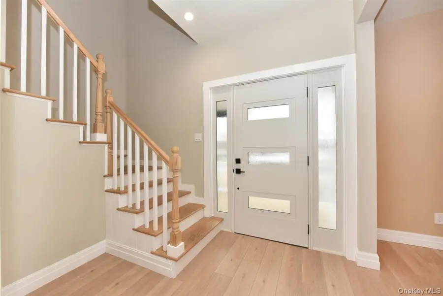 115 N Bergen Place, Freeport, NY 11520 - Image #3