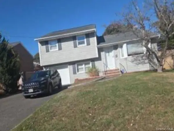 113 Wilherm Lane, West Islip, NY 11795