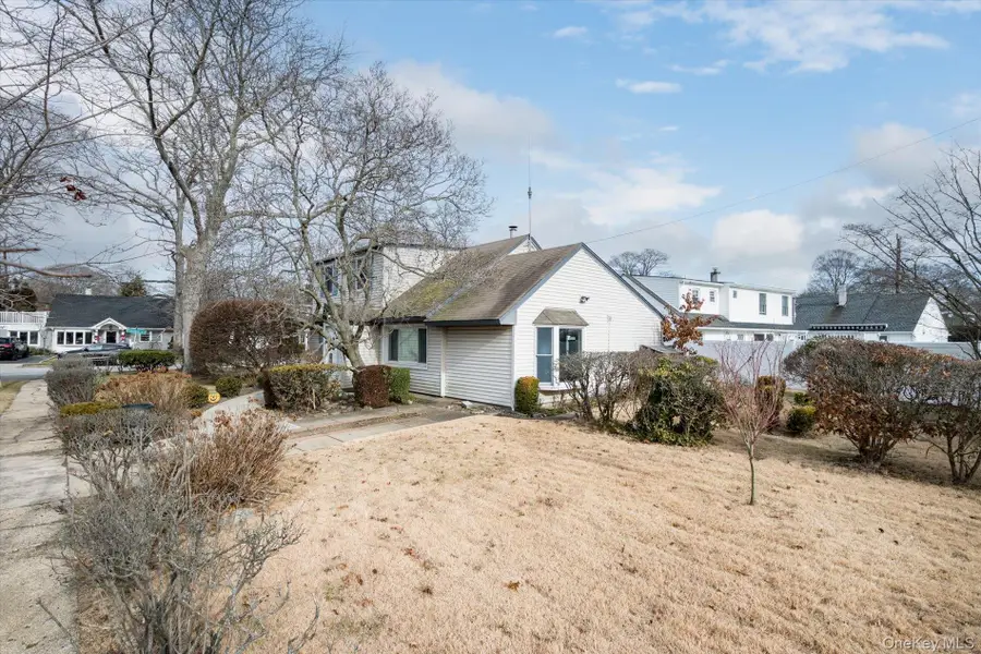 1691 Lehigh Road, Wantagh, NY 11793 - Image #3