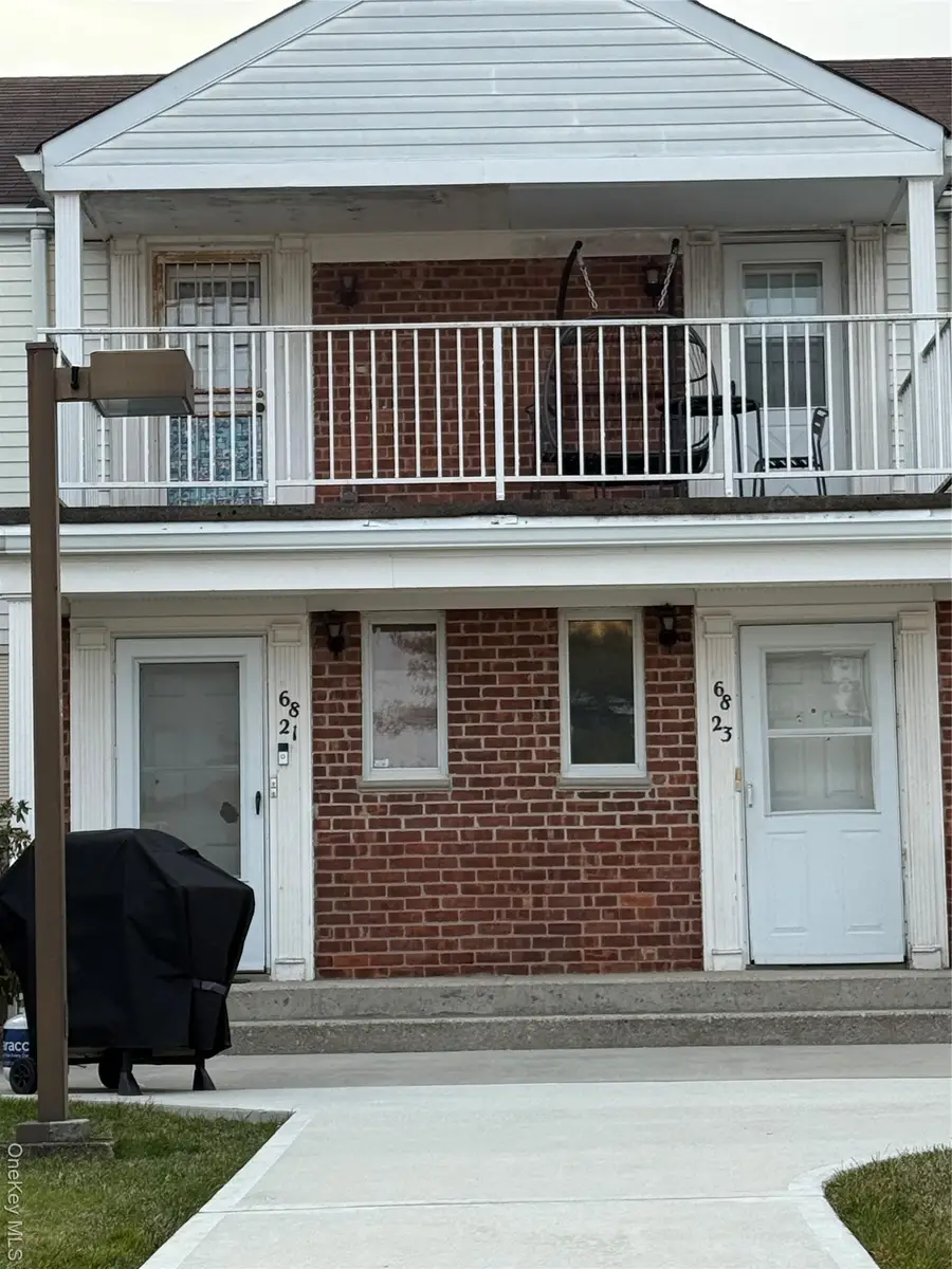 68-21A Cloverdale Lane, Oakland Gardens, NY 11364 - #2