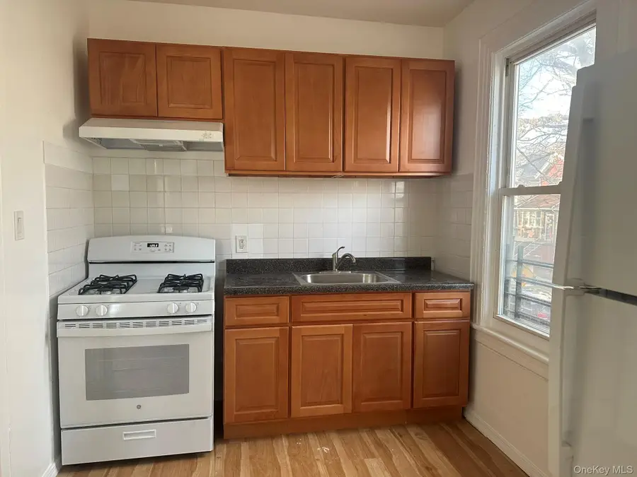 85-20 85th Road, Woodhaven, NY 11421 - Image #3