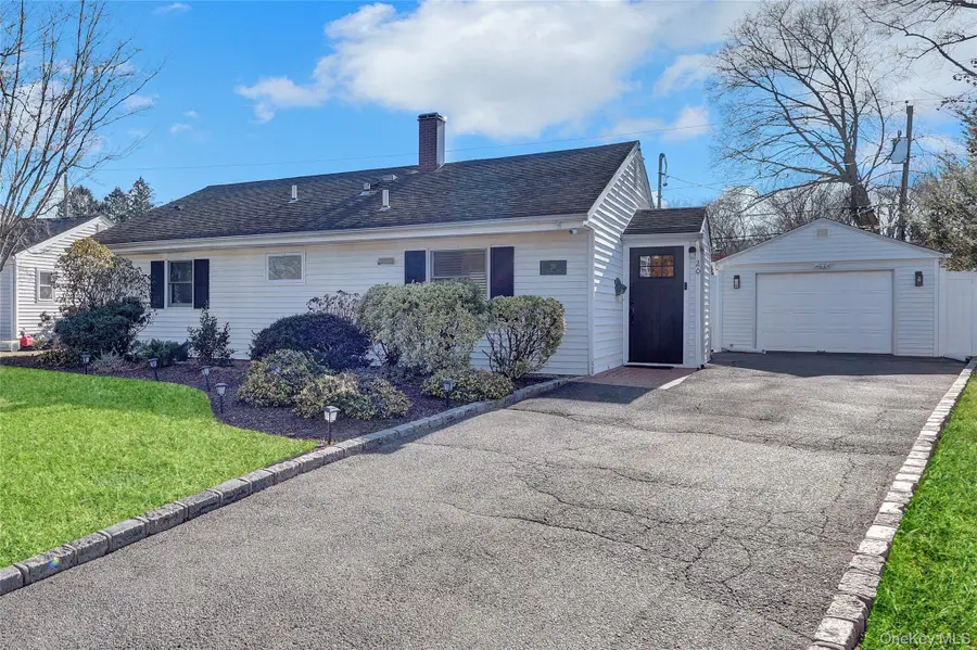 20 Collins Road, Glen Head, NY 11542 - Image #3