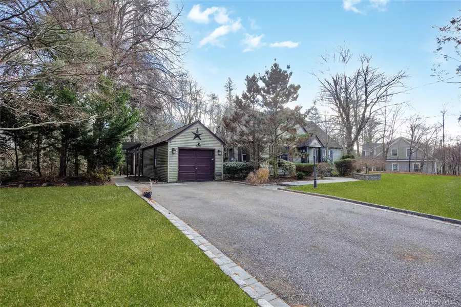 12 Summerset Drive, Smithtown, NY 11787 - Image #3