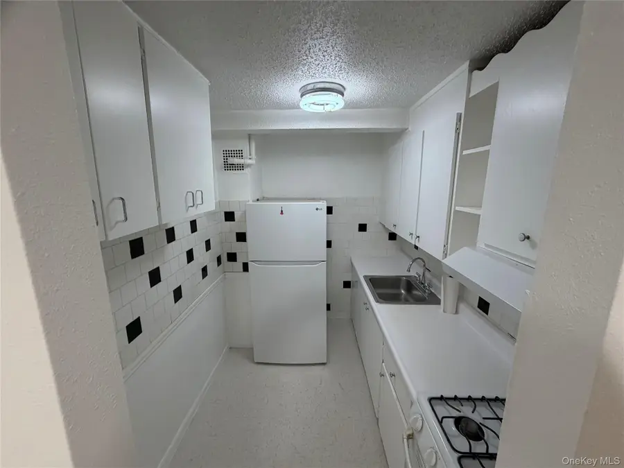 83-30 Vietor Avenue #323, Elmhurst, NY 11373 - Image #3