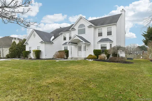 39 Island Trail, Mount Sinai, NY 11766