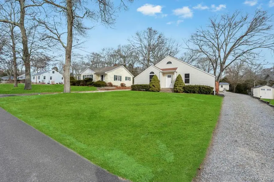 160 Oak Street, Mattituck, NY 11952 - Image #2