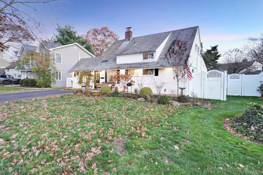 43 Ribbon Lane, Wantagh, NY 11793 - #3