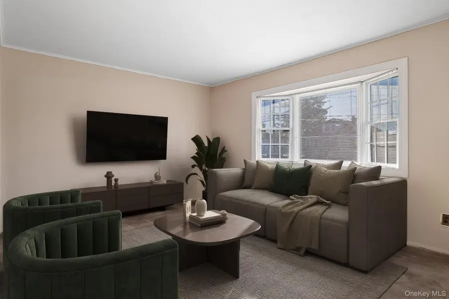 3 Poplar Avenue, Farmingdale, NY 11735 - Image #3