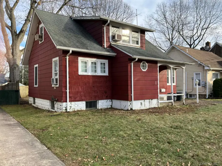 4 Twain Street, Baldwin, NY 11510 - Image #2