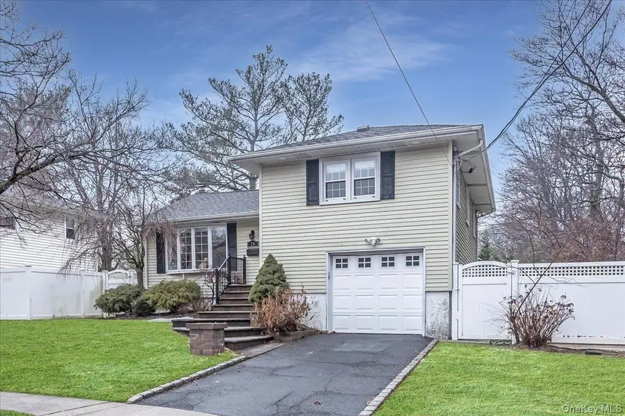 79 N Cedar Street, Massapequa, NY 11758 - Image #2