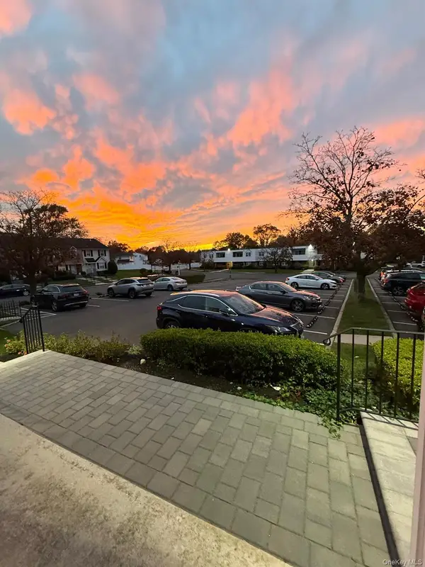 128 Santa Barbara Drive #128, Plainview, NY 11803