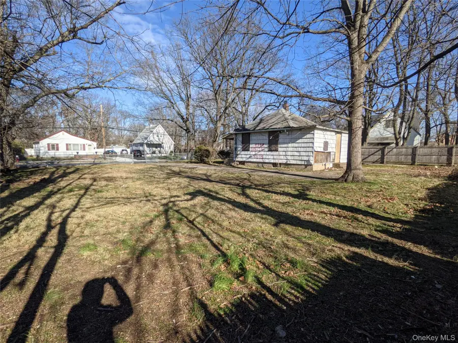 76 Cumberland Avenue, Roosevelt, NY 11575 - Image #3