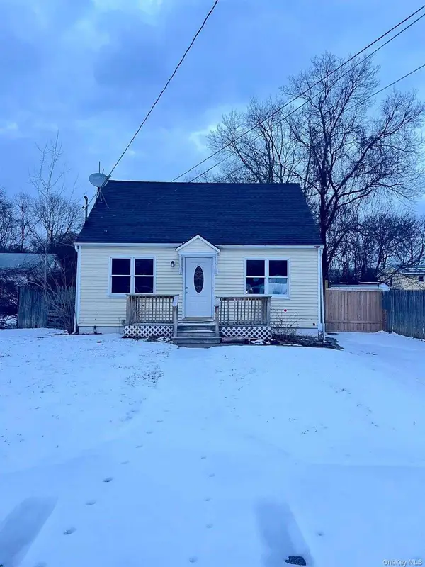 476 Revilo Avenue, Shirley, NY 11967