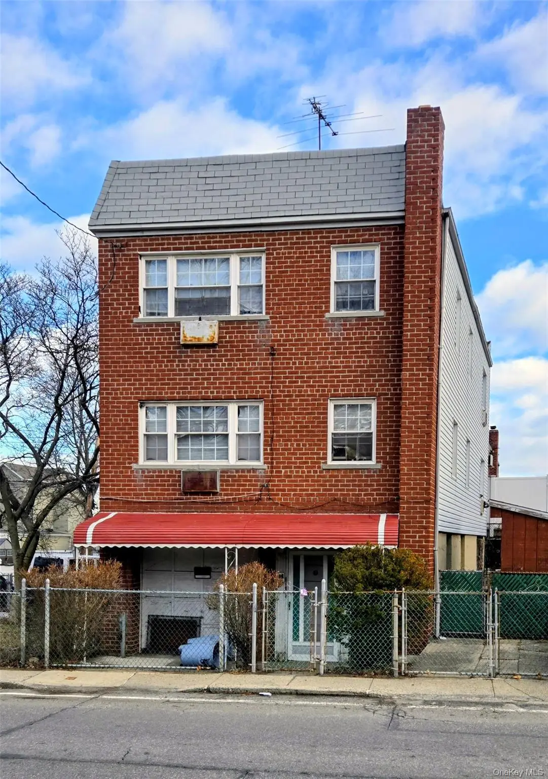 98 Pennyfield Avenue, Bronx, NY 10465 - #1