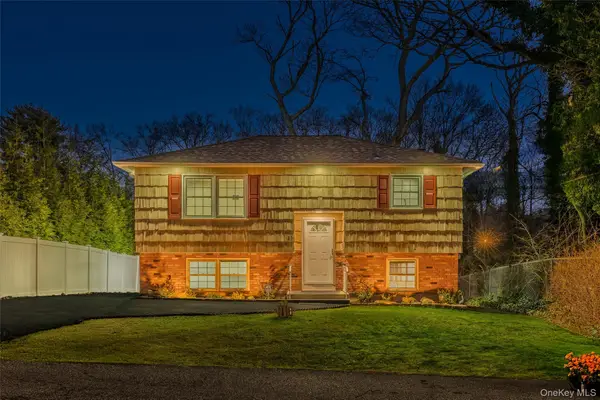 25 Lincoln Avenue, Lake Ronkonkoma, NY 11779