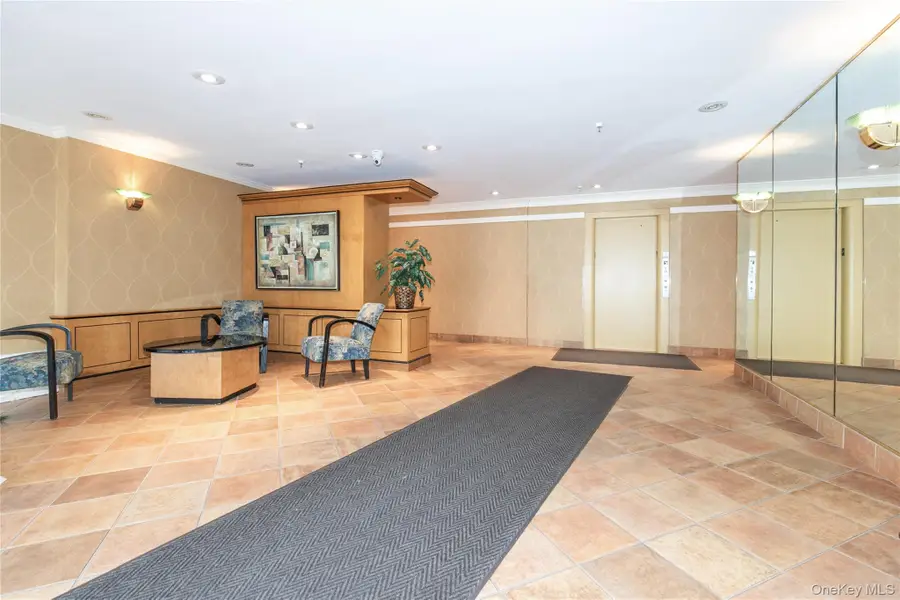 25 Park Place #2G, Great Neck, NY 11021 - Image #2