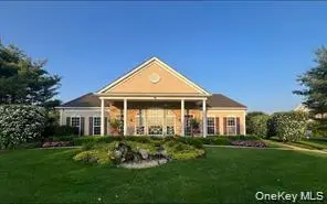 21 Virginia Pine #21, Bay Shore, NY 11706