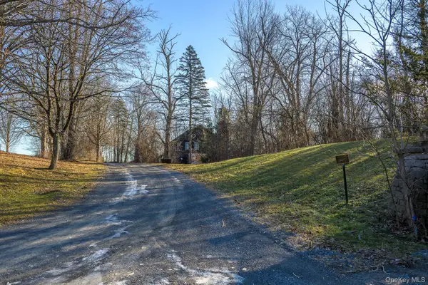 91 Scheller Park Road, West Coxsackie, NY 12192