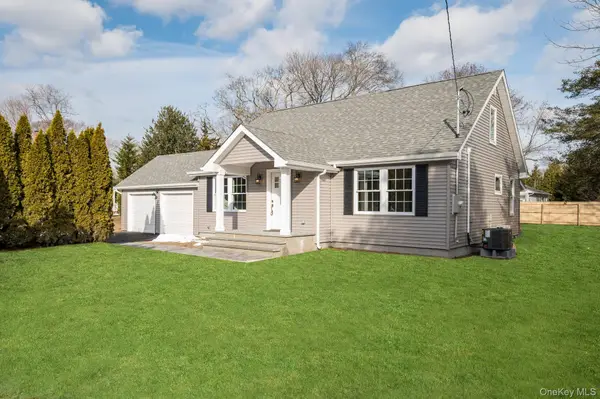 3 Adelaide Park, Center Moriches, NY 11934