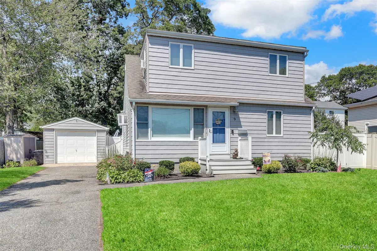 9 3rd Street, West Islip, NY 11795 - Image #1