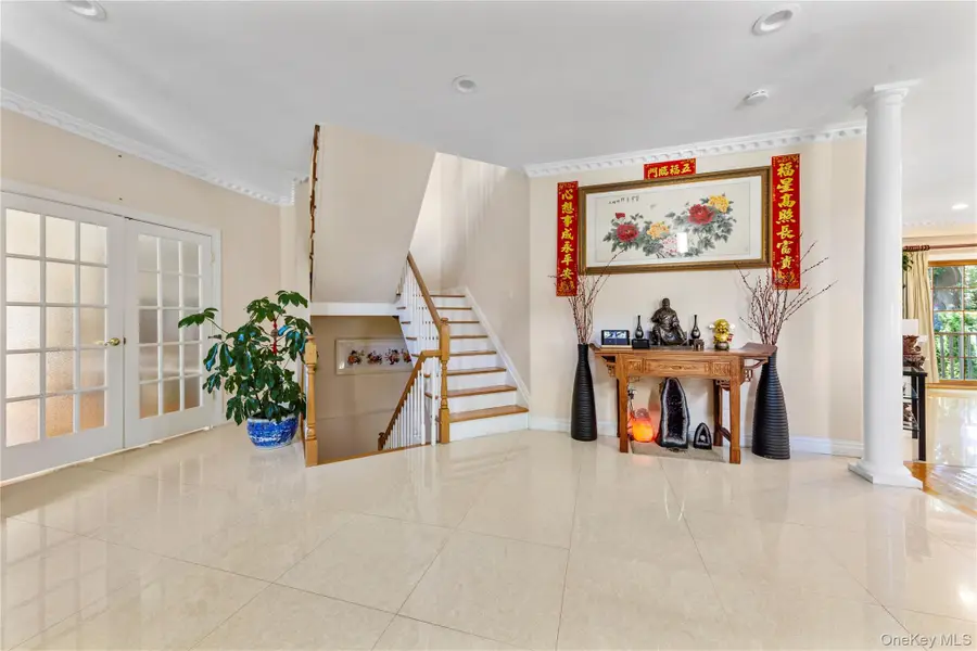 11 Manor Avenue, Roslyn Heights, NY 11577 - Image #3