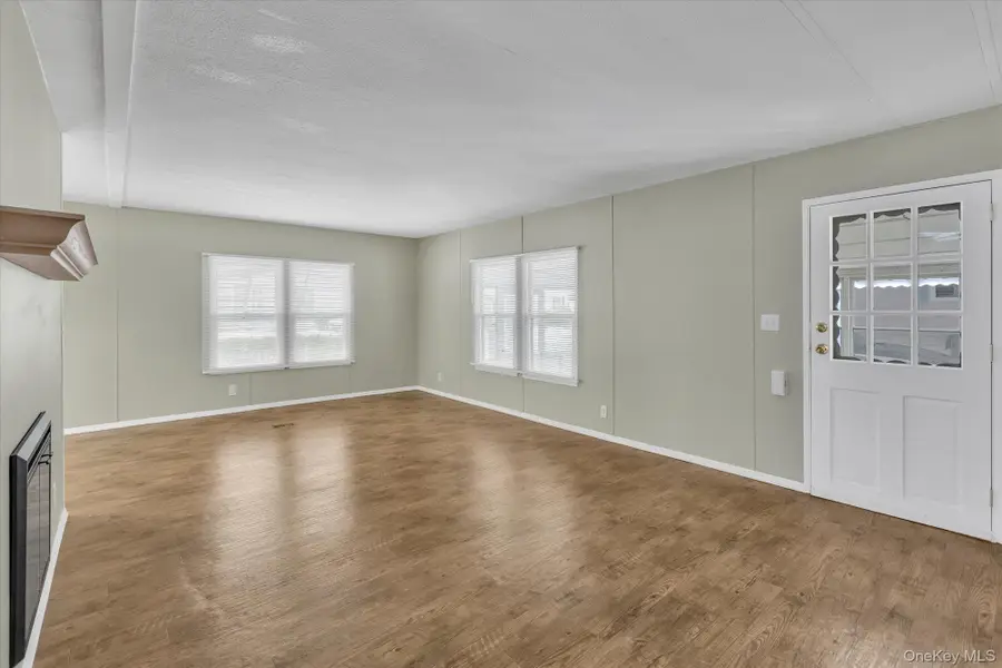 525-183 Riverleigh Avenue #183, Riverhead, NY 11901 - Image #3