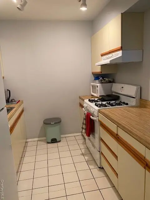 408 Town Hill Road #408, Nanuet, NY 10954 - Image #2