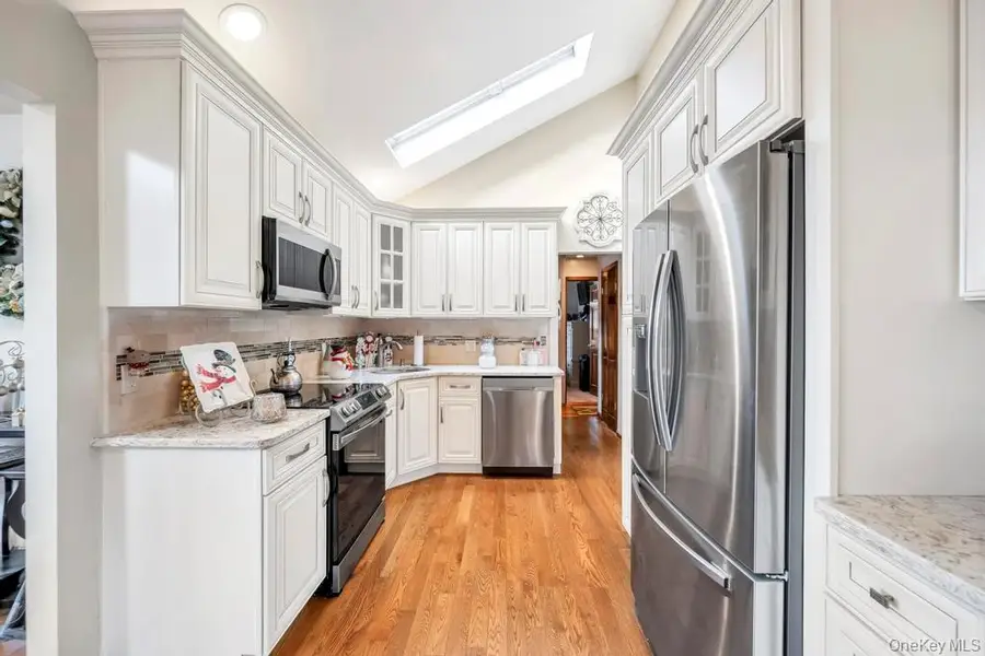 60 Essex Road, Bethpage, NY 11714 - Image #3