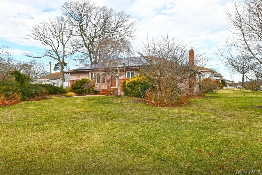 175 Woods Road, North Babylon, NY 11703 - Image #2