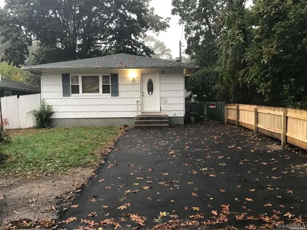 20 Broadway, Mastic, NY 11950 - #1