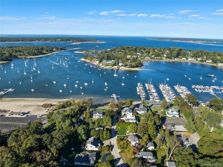 7 Landing Road, Huntington, NY 11743 - #2