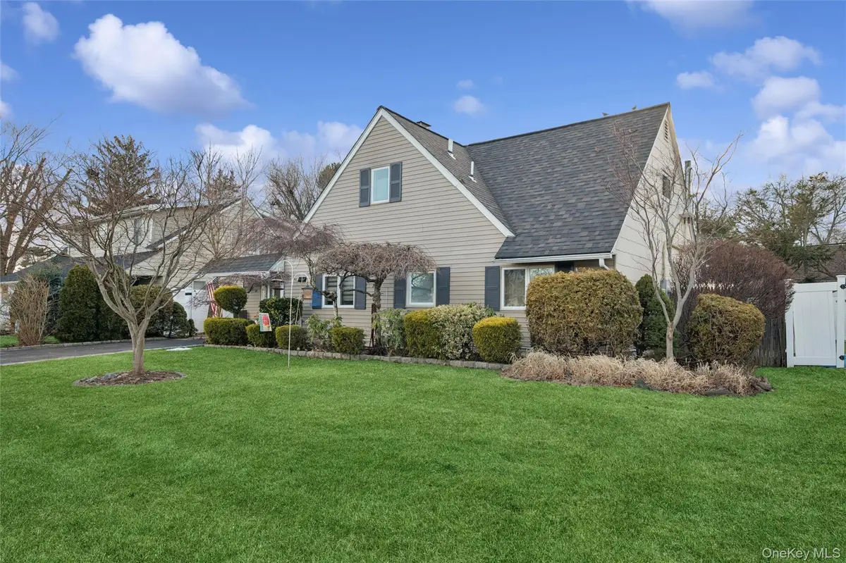 14 March Lane, Westbury, NY 11590 - Image #1