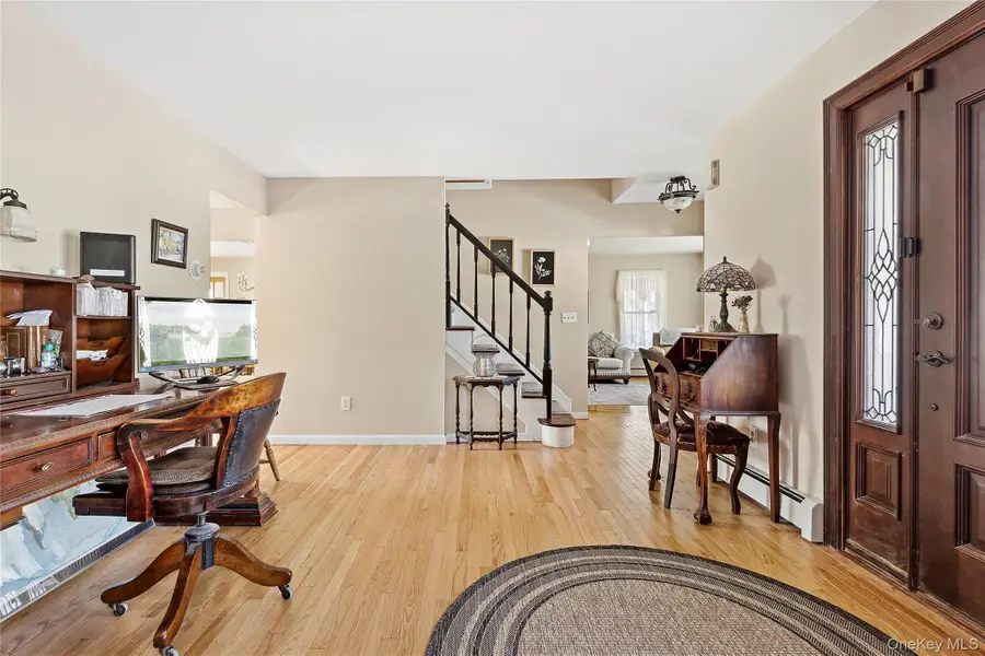 196 High Meadow Lane, Jamesport, NY 11901 - Image #3