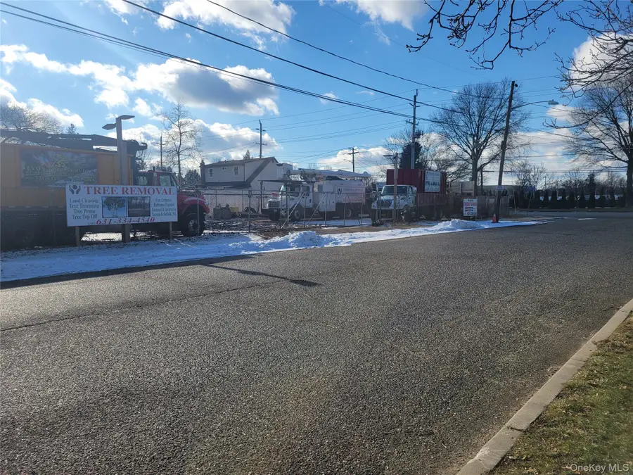 1699 5th Avenue, Bay Shore, NY 11706 - Image #2