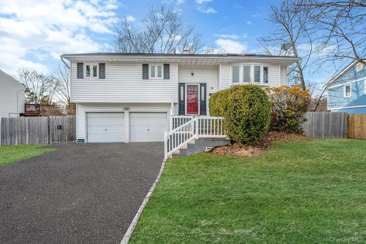18 Roslyn Court, East Patchogue, NY 11772 - Image #1
