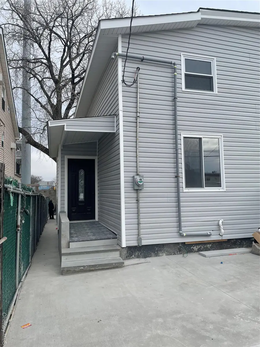 10481 165th Street, Jamaica, NY 11433 - Image #2