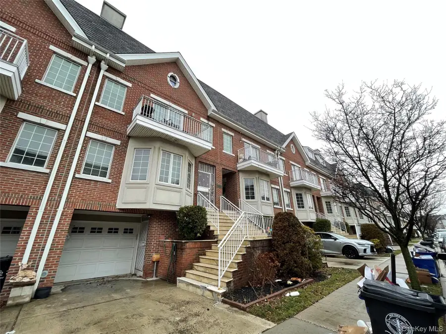 350 Soundview Lane, College Point, NY 11356 - Image #2