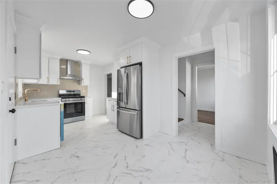 119 E Pennywood Avenue, Roosevelt, NY 11575 - Image #3