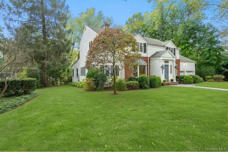 12 Chester Drive, Great Neck, NY 11021 - Image #2