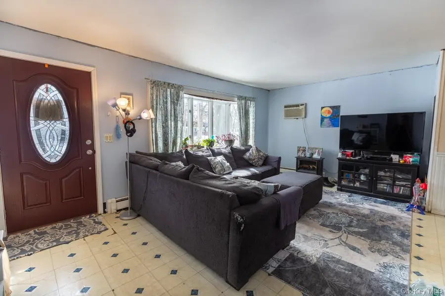 47 Ridgedale Avenue, Farmingville, NY 11738 - #3