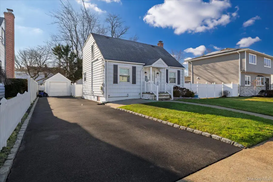 130 Cleveland Avenue, Massapequa, NY 11758 - Image #3