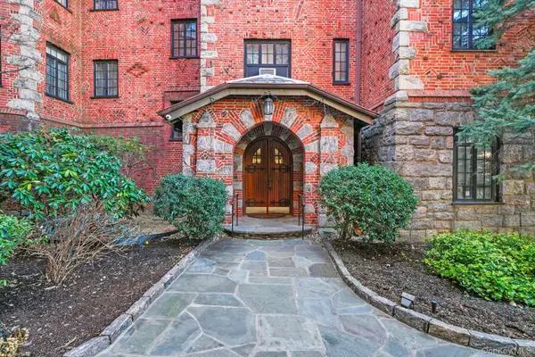 45 Pondfield Road W #5F, Bronxville, NY 10708