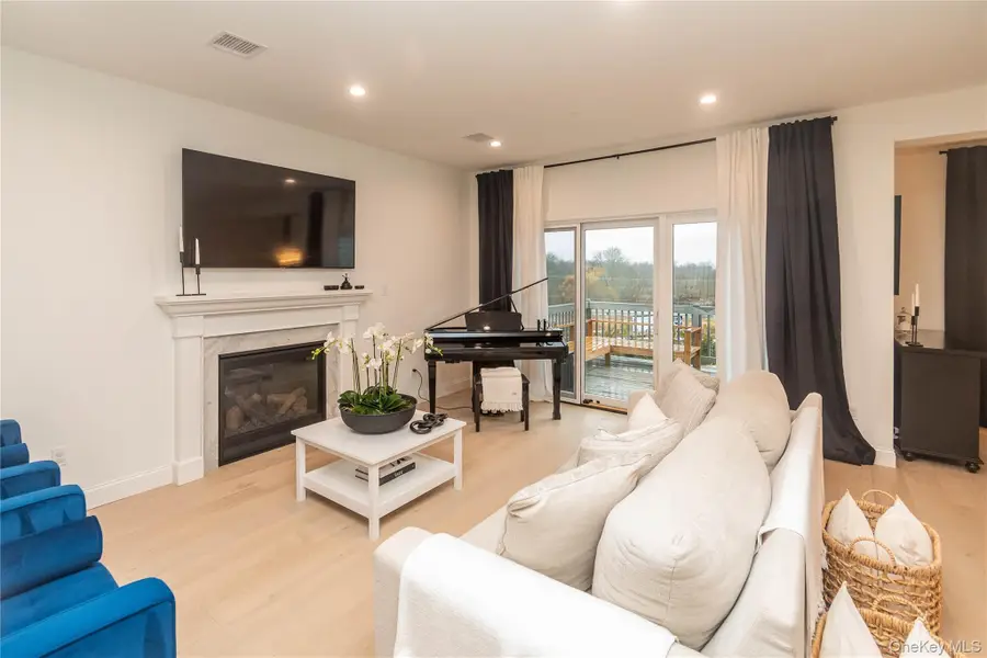 21 Wildwood Drive, Rock Tavern, NY 12575 - Image #3