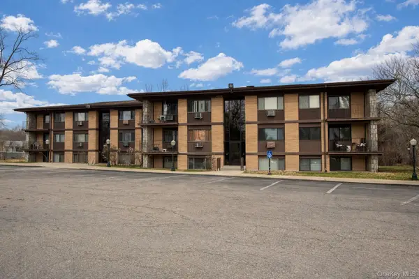 10 Oakwood Terrace #88, New Windsor, NY 12553