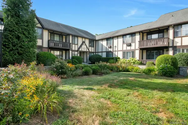 60 Foxwood Drive #2, Pleasantville, NY 10570