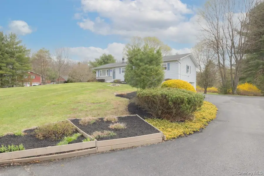 27 Monaco Drive, Hopewell Junction, NY 12533 - #3