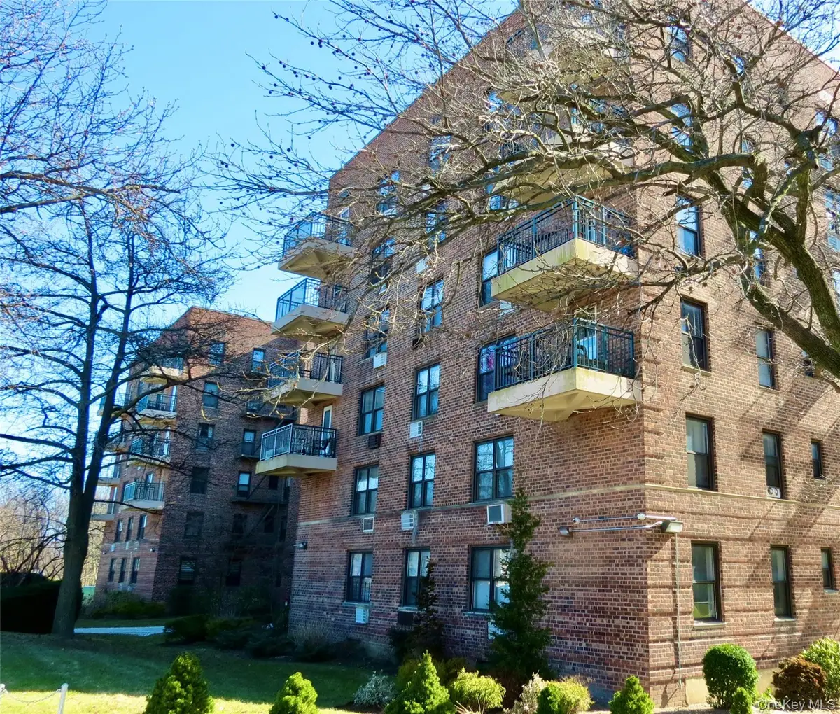 226-26 Union Turnpike #2J, Oakland Gardens, NY 11364 - Image #1